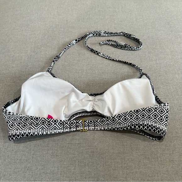 Victoria's Secret Black and White Bikini Top - Picture 3 of 4